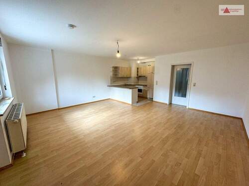 Wohnzimmer - 2 Zimmer Etagenwohnung in Aue