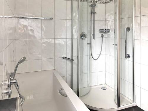 Badezimmer (andere Perspektive) - 