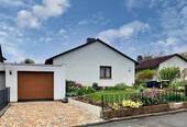 Vorderansicht (Straßenseite) - 4 Zimmer Einfamilienhaus zur Miete in Kassel