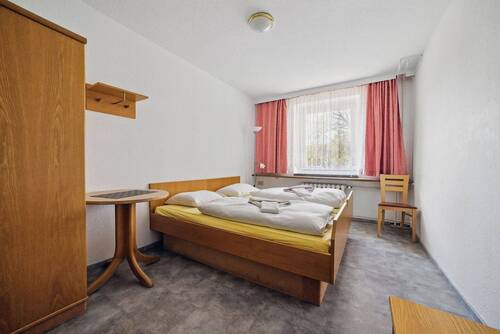 Zimmer 2 - 