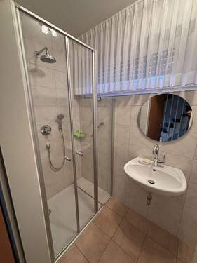 Duschbad mit Gäste-WC im EG - 