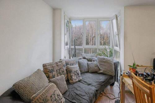 Wohnzimmer - Etagenwohnung mit 39,30 m&sup2; in Aachen zum Kaufen