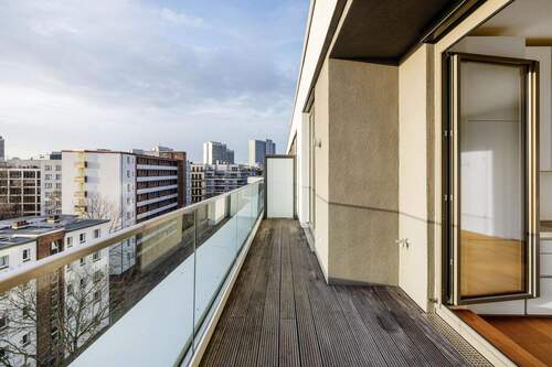 Terrasse mit Blick über Kreuzberg - 