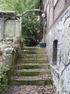 Aufgang zum Haupteingang - 