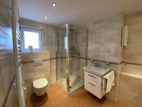 Bad - 3 Zimmer Etagenwohnung zur Miete in Mönchengladbach