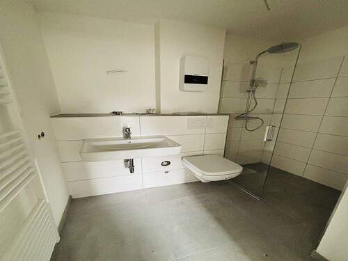 Bild 1 - Die Herbstsonne geniessen: Super sonnige 3 Zi. ETW mit gr. Balkon - hochwertig saniert !