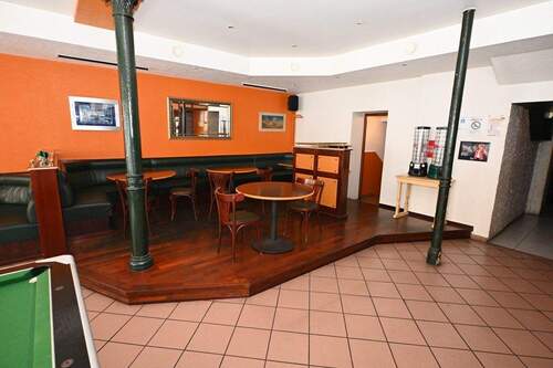 Gastro - 9 Zimmer Mehrfamilienhaus, Wohnhaus zum Kaufen in Sarreguemines