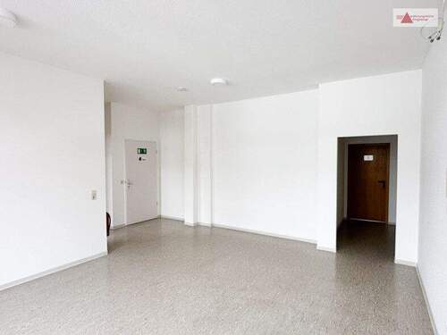 Empfang 2 - 5 Zimmer Büro in Kirchberg