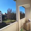 sonniger Balkon mit Ausblick - 
