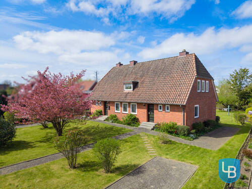 Hausansicht von der Seite - Zwischen Ostsee und Zukunft - Tolles Haus mit zwei Wohneinheiten in Schönberg