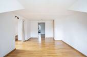 Wohnzimmer - 1 Zimmer Etagenwohnung zum Kaufen in München