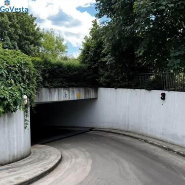 Zufahrt Tiefgarage - 2 Zimmer Etagenwohnung zum Kaufen in Leipzig