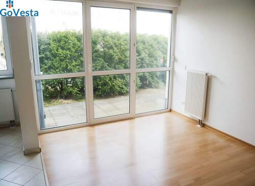 Wohnzimmer mit Terrasse - 2 Zimmer Etagenwohnung in Leipzig