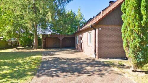 Einfahrt - Einfamilienhaus mit 122,50 m&sup2; in Seevetal zum Kaufen