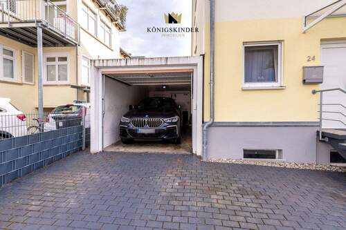 Einzelgarage – direkter Zugang zum Garten - 8 Zimmer Doppelhaushälfte in Weilheim an der Teck