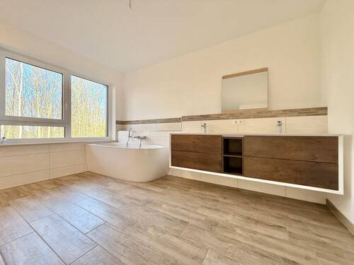 Stadtvilla: 2. Bad im OG - 