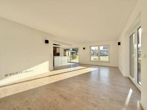 Stadtvilla: großzügiger und heller Wohnraum - 