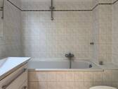 Helles Bad mit Wanne - 