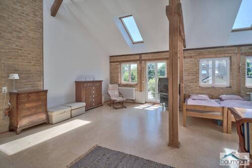 Schlafzimmer mit Balkon - Mehrfamilienhaus, Wohnhaus mit 760,00 m² in Potsdam zum Kaufen