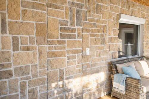 18. Zugang Garage u. Schuppen - 