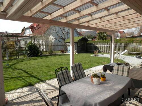 Freisitz mit Überdachung - 