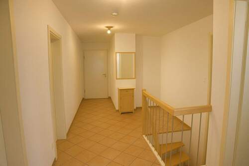 Flur (Bild mit KI bereinigt) - 