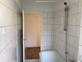 Wannenbad Rückansicht - 2 Zimmer Etagenwohnung in Bernburg (Saale)