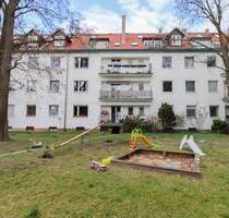 Bezugsfrei: Sanierungsbedürftige 2- Zimmer-Wohnung mit Balkon in Weißensee - Berlin