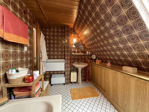 Bad Whg. DG Vorderhaus - 