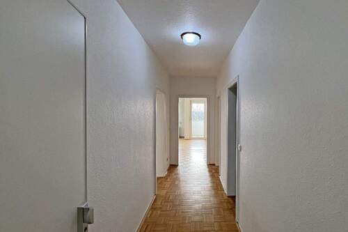 Flur - Etagenwohnung mit 68,00 m&sup2; in Essen zur Miete