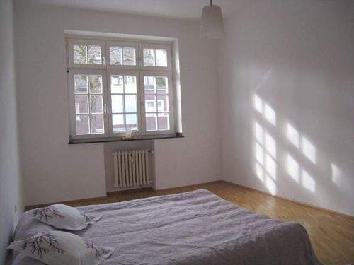 Schlafzimmer - 2 Zimmer Etagenwohnung in Düsseldorf