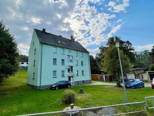 Hausansicht vorn - 1 Zimmer Mehrfamilienhaus, Wohnhaus zum Kaufen in Grünhainichen