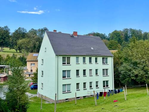 Hausansicht hinten - 1 Zimmer Mehrfamilienhaus, Wohnhaus in Grünhainichen