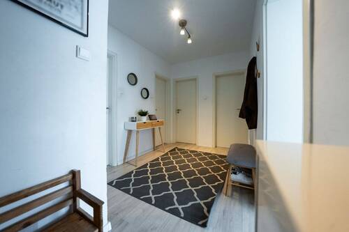 Flur - 4 Zimmer Etagenwohnung zum Kaufen in Mönchengladbach / Wickrath