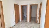 Diele mit Wohungstür.jpg - 4 Zimmer Etagenwohnung in Wang