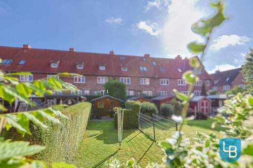 Viel Grün mit Gartenhäuschen - 