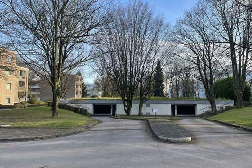 TG-Stellplatz, Ansicht Zufahrt - Garage, Stellplatz in Meerbusch zum Kaufen