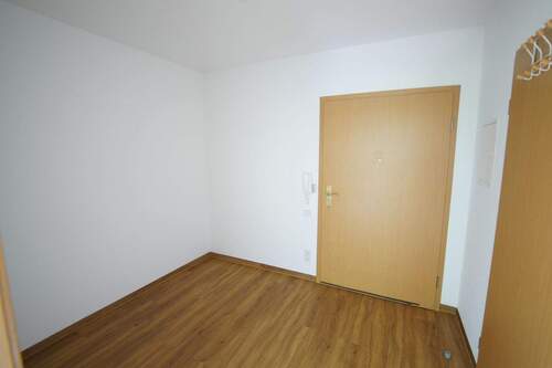 Flur - 2 Raum WE mit neuem Fubo-Belag - 