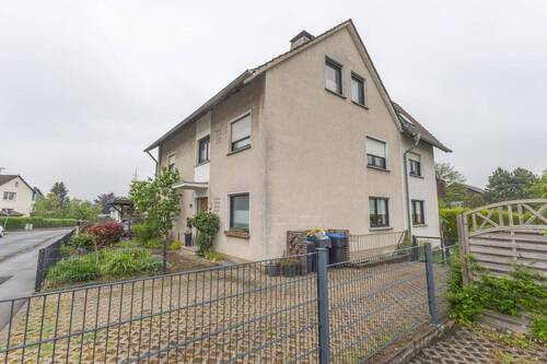 Haus & Gartenansicht - 8 Zimmer Mehrfamilienhaus, Wohnhaus zum Kaufen in Menden