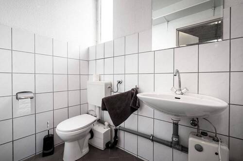 Gewerbeeinheit Bad 2 - 