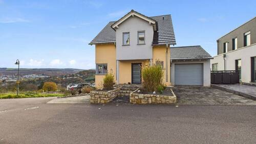 Vorderansicht - Hochwertiges Einfamilienhaus in Höhenlage von Saarburg zu verkaufen