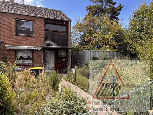 Eingangsbereich - Ideal für Handwerker! Reihenendhaus mit Keller, Garage und großem Grundstück - sanierungsbedürftig, aber mit viel Potenzial