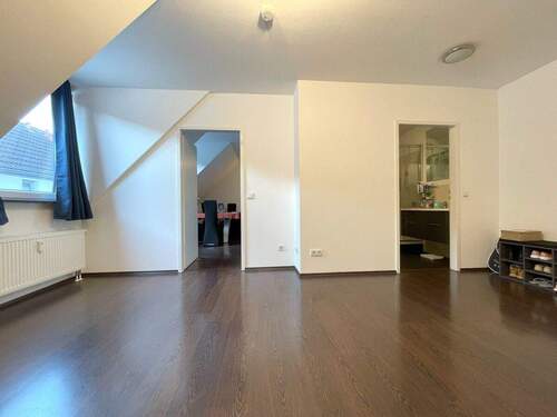 WHG 1 Blick in Richtung Bad - 