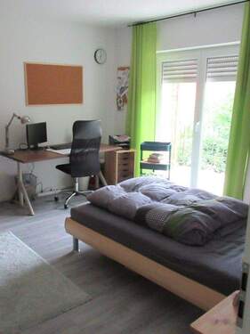 Heller Wohnraum - 9 Zimmer Mehrfamilienhaus, Wohnhaus zum Kaufen in Nürnberg