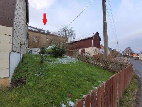 Vorderansicht von links - Das ist IHRE Chance! Sanierungsbedürftiges Wohnhaus in Pausa-Mühltroff *PROVISIONSFREI* zu erwerben