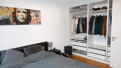 Schlafzimmer mit Balkon - 