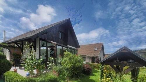 Blick vom Garten - Idylle trifft auf Wohnkomfort! - 225.000,00&nbsp;EUR Kaufpreis, ca.&nbsp; 120,00&nbsp;m&sup2;&nbsp;Wohnfl&auml;che