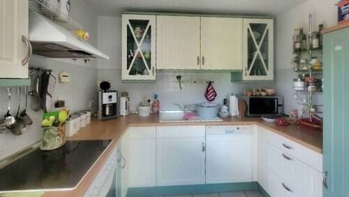 Küche mit Einbauküche - 