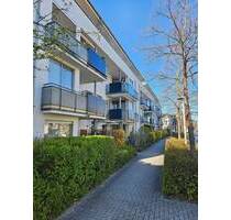 Reserviert-helle gepflegte 4 Raum Wohnung in grüner Lage mit EBK und großem BALKON zzgl. Tiefgarage - Dresden Reick
