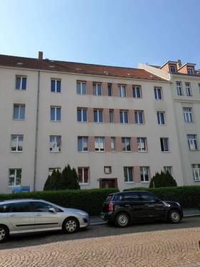 Außenansicht - 2 Raumwohnung im Erdgeschoss Laminatböden Tageslichtbad mit Wanne !